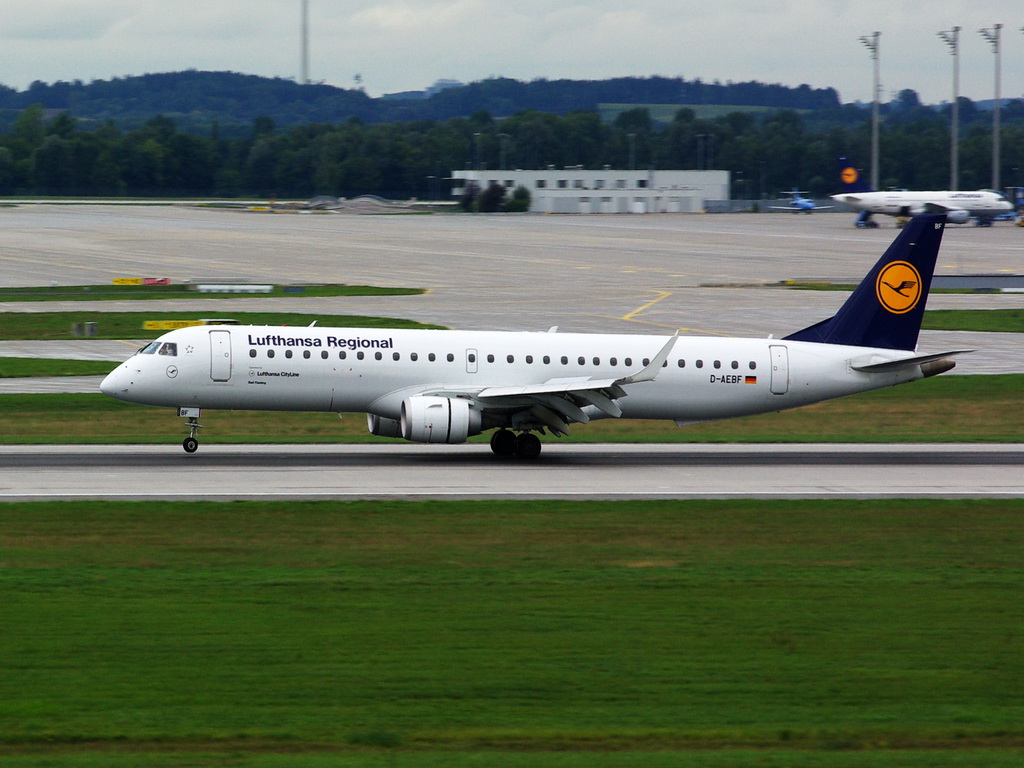 D-AEBF Lufthansa CityLine Embraer ERJ-195LR (ERJ-190-200 LR) 

15.09.2013  Flughafen Mnchen
