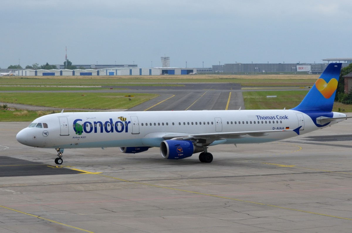 D-AIAA Condor Airbus A321-211    in Schönefeld gelandet am 19.06.2014