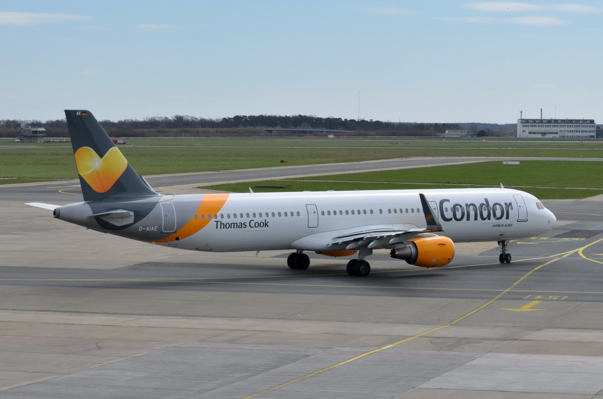 D-AIAE Condor Airbus A321-211(WL)  am 14.04.2015 zum Start in Schönefeld