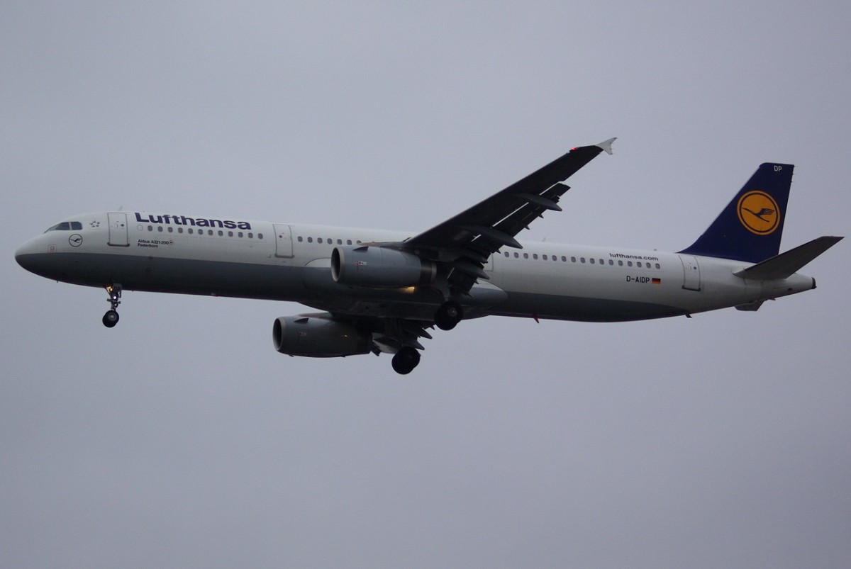 D-AIDP Lufthansa Airbus A321-231  Paderborn   am 16.12.2014 in Tegel beim Anflug