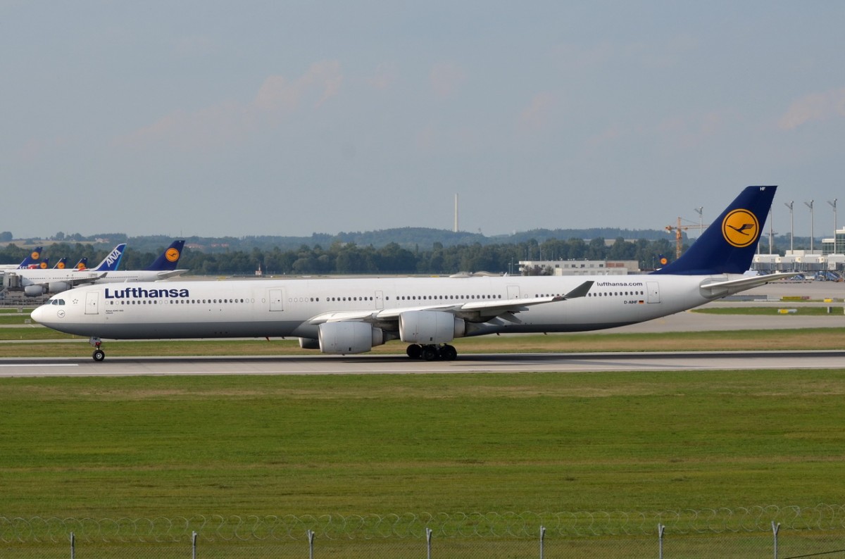 D-AIHF Lufthansa Airbus A340-642  beim Start in München  11.09.2015