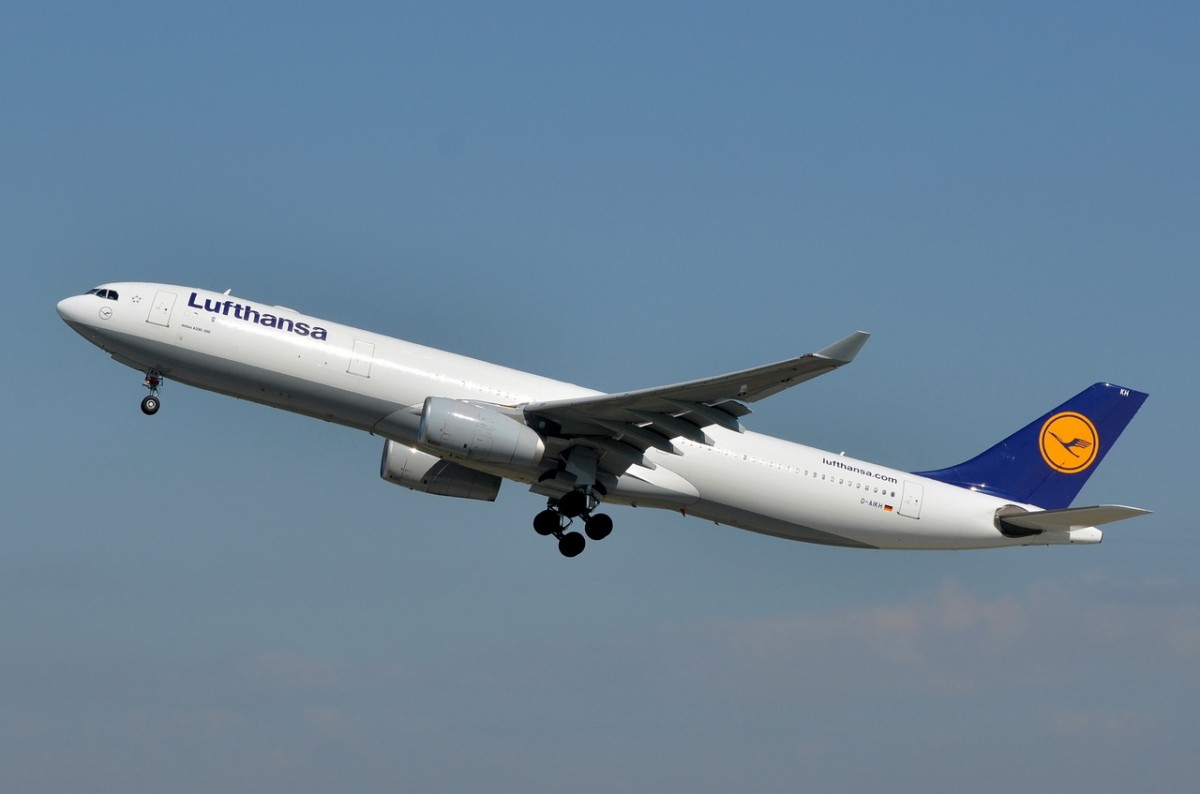 D-AIKH Lufthansa Airbus A330-343  gestartet am 11.09.2015 in München