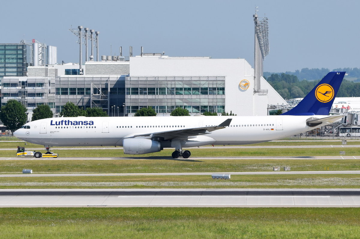 D-AIKJ Lufthansa Airbus A330-343  Bottrop   , MUC , 03.06.2017
