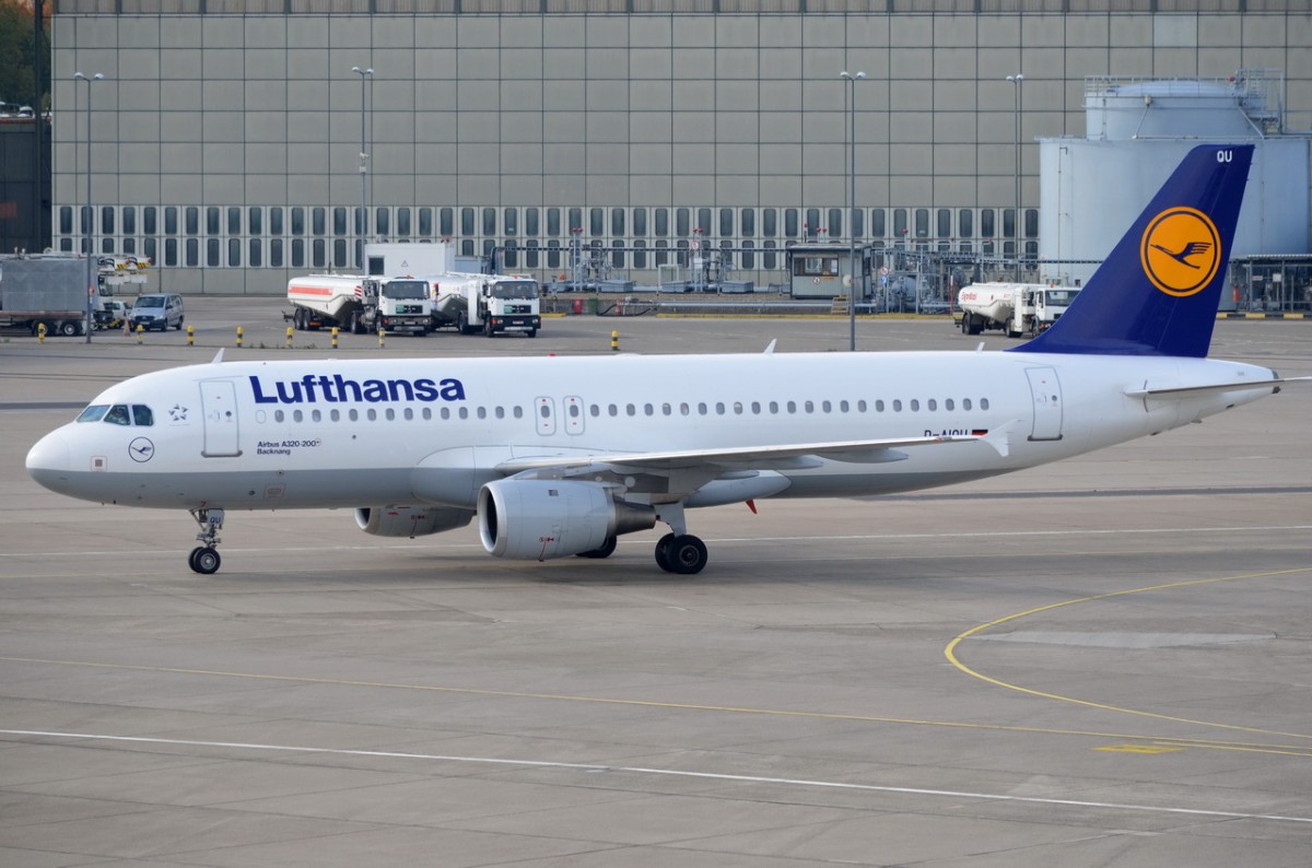 D-AIQU Lufthansa Airbus A320-211   in Tegel zum Gate am 14.10.2014