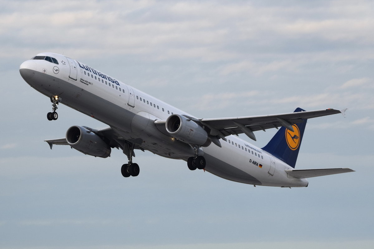 D-AIRA Lufthansa Airbus A321-131  Finkenwerder   , MUC , 15.10.2016