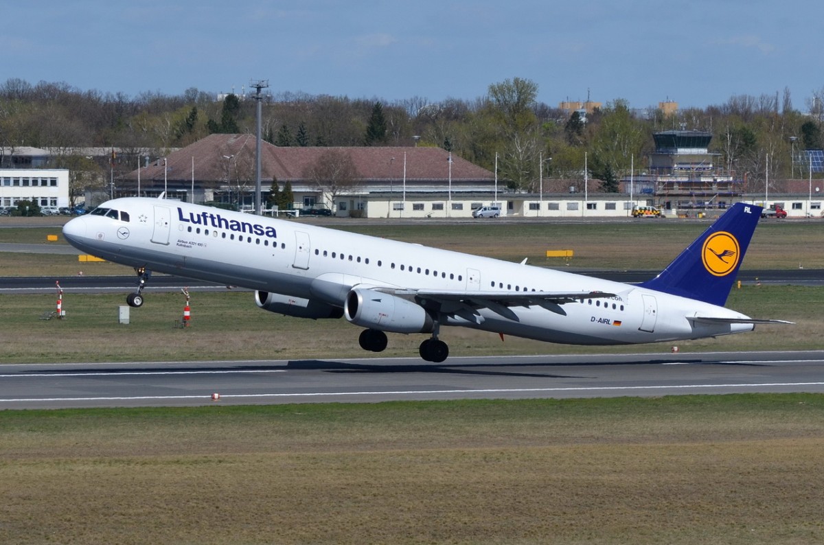 D-AIRL Lufthansa Airbus A321-131  Kulmbach  in Tegel beim Start  16.04.2015