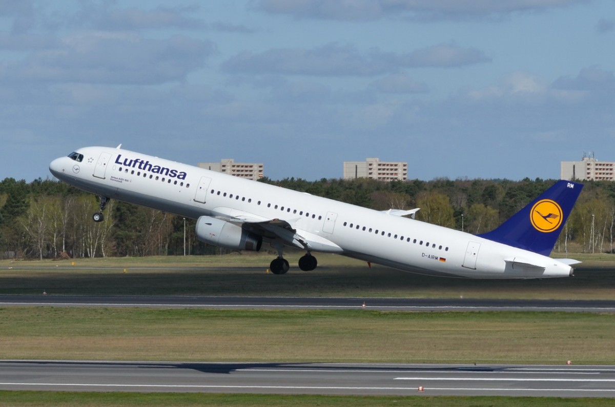 D-AIRM Lufthansa Airbus A321-131  Darmstadt  in Tegel gestartet  16.04.2015