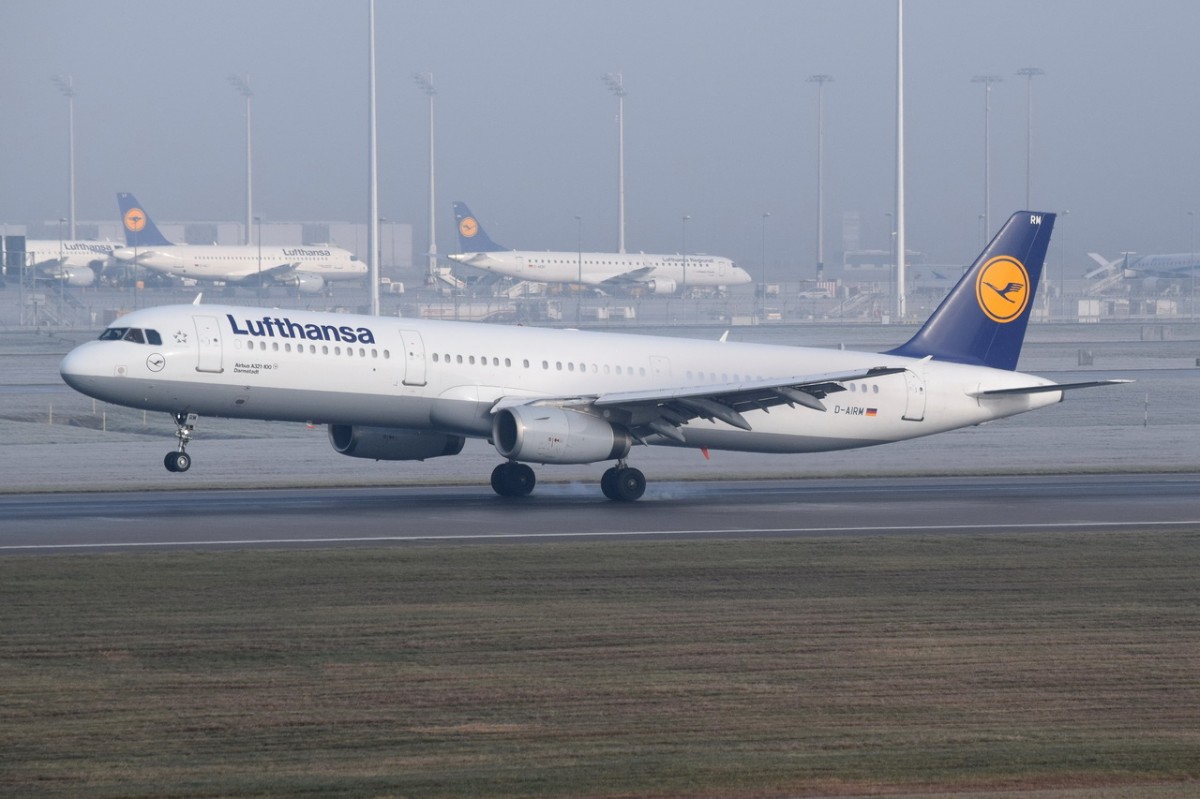 D-AIRM Lufthansa Airbus A321-131   Darmstadt  bei der Landung am 11.12.2015 in München