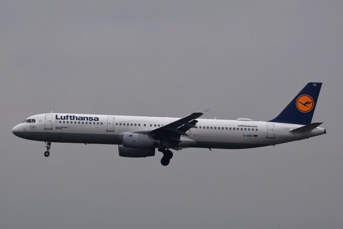 D-AIRU Lufthansa Airbus A321-131  Würzburg   , FRA , 06.12.2017