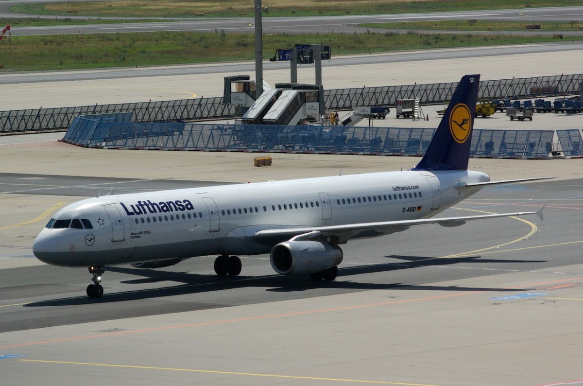 D-AISD Lufthansa Airbus A321-231   in Frankfurt zum Start am 15.07.2014