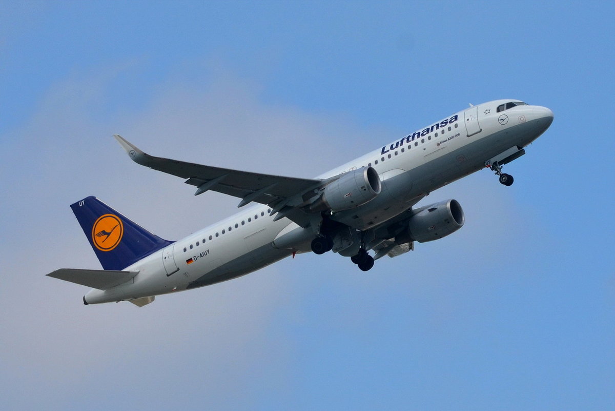 D-AIUY Lufthansa Airbus A320-214(WL)  , MUC , 11.05.2018