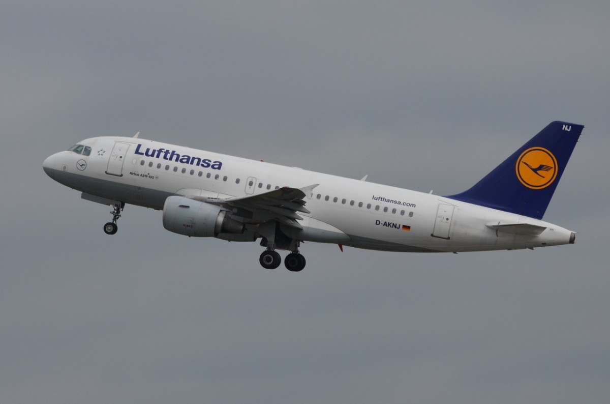 D-AKNJ Lufthansa Airbus A319-112 gestartet in Tegel am 20.08.2014