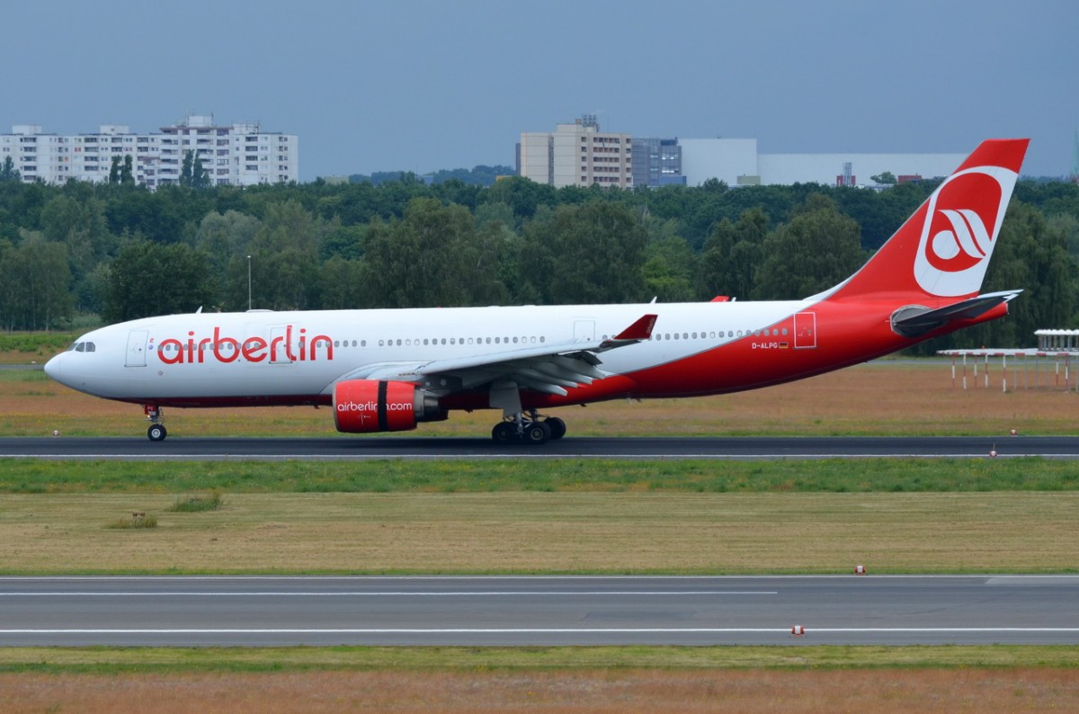 D-ALPG Air Berlin Airbus A330-223  beim Start in Tegel am 13.06.2014