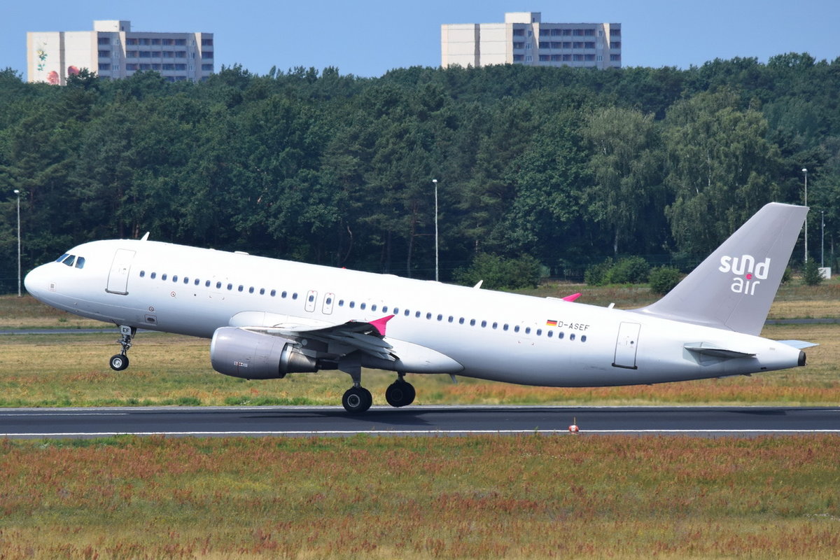 D-ASEF Sundair Airbus A320-214  , TXL , 13.07.2018