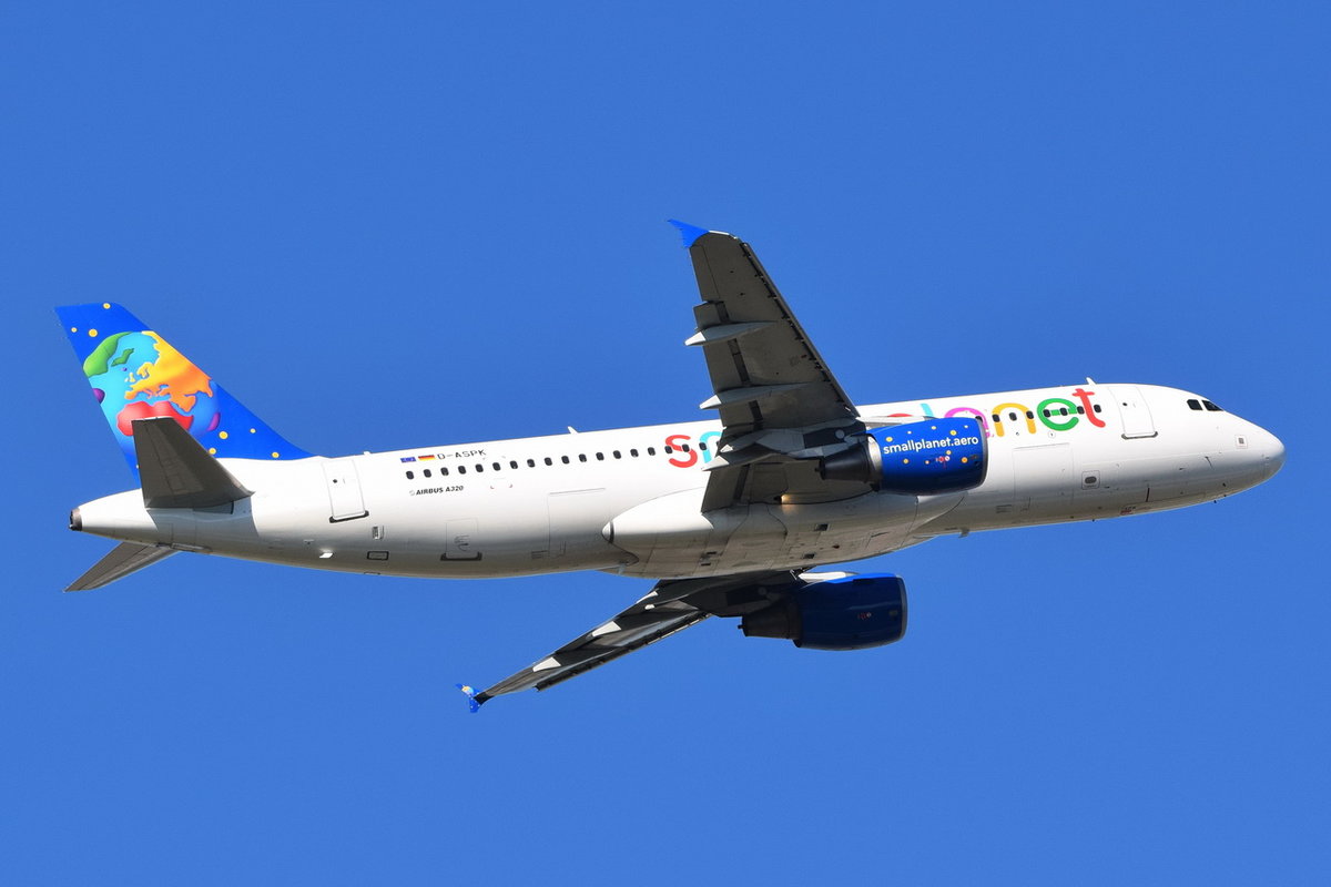 D-ASPK Small Planet Airlines Germany Airbus A320-214 , MUC , 13.10.2018