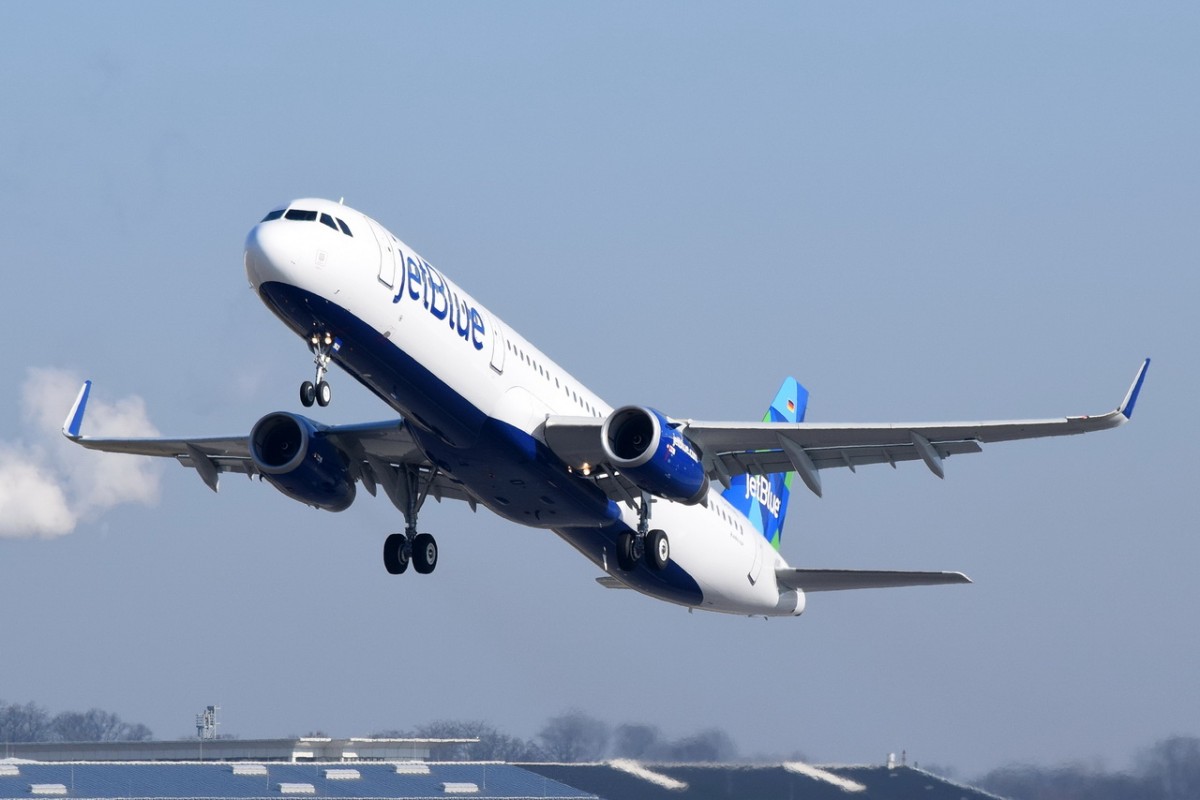 D-AYAB   JetBlue Airways  Airbus A321-231(WL)   (N962JT)  6988   gestartet am 17.03.2016 in Finkenwerder