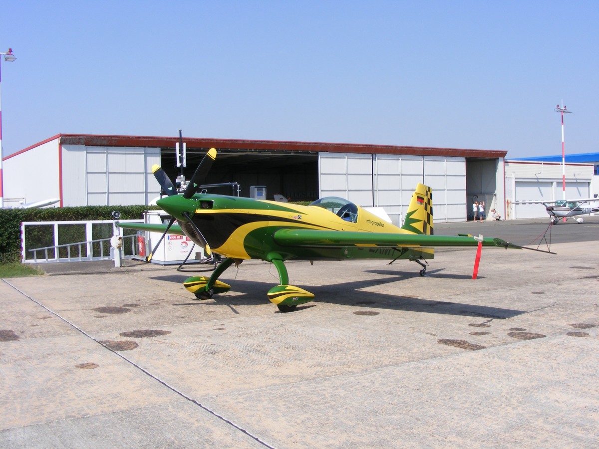 D-EXMT, Extra 330SC, Flugplatz Gera (EDAJ), 4.7.2015