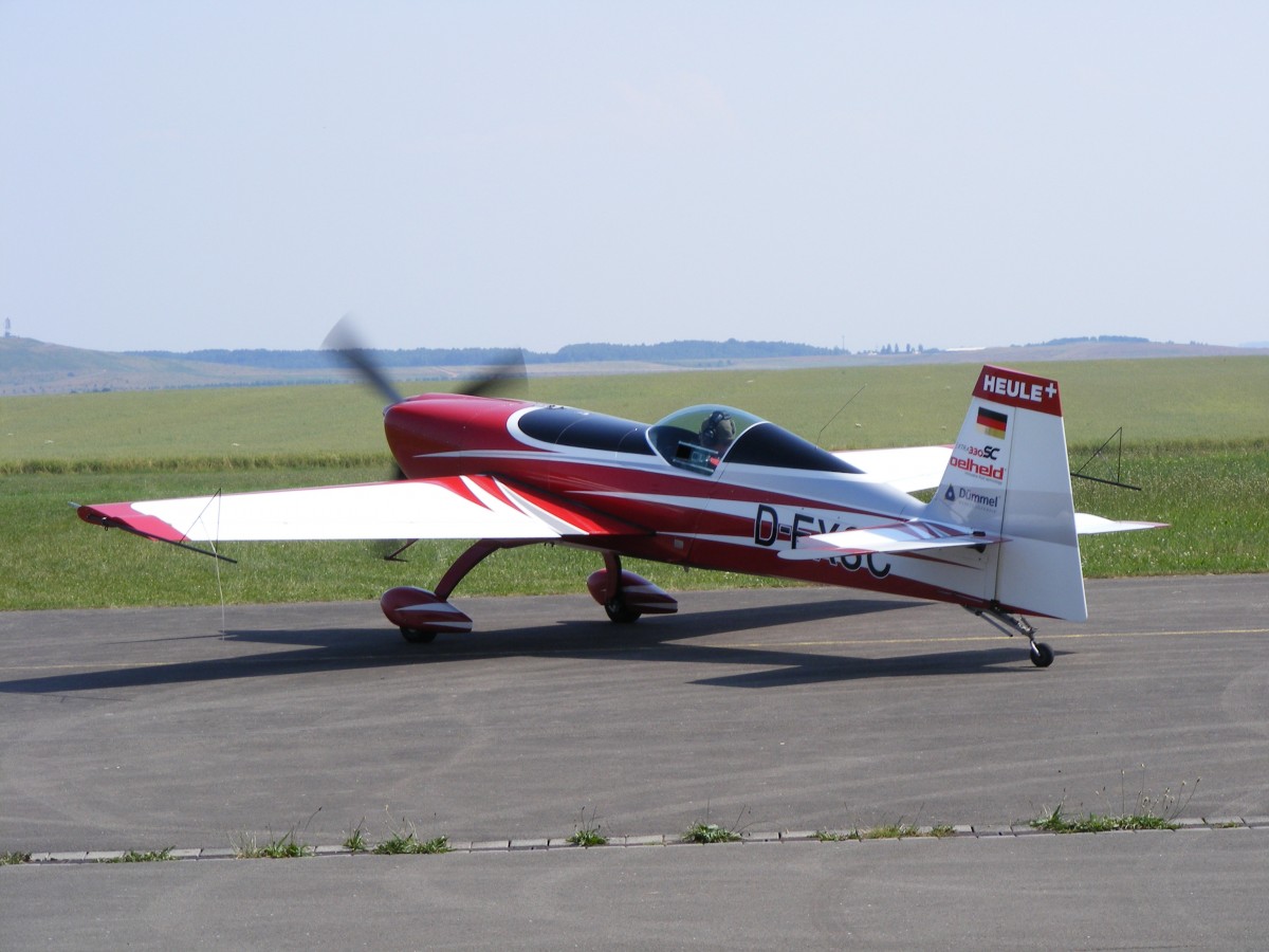 D-EXSC, Extra 330SC, Flugplatz Gera (EDAJ), 4.7.2015
