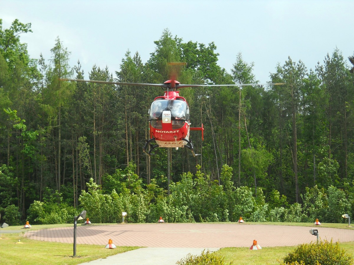 D-HDRS, EC-135, Christoph 60 von der DRF-Luftrettung, gestartet in Gera am SRH Waldklinikum am 22.5.2015