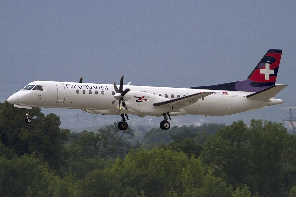 Darwin Airlines, HB-IZX, Saab, 2000, 10.08.2014, GVA, Geneve, Switzerland 





