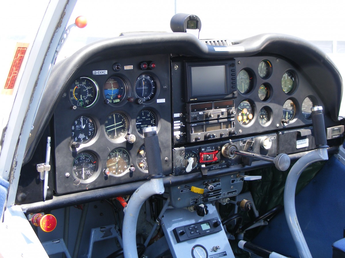 Das Cockpit der Zlin 43 D-EKMZ 