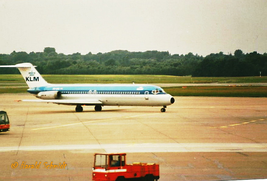 DC 9 – KLM, Flughafen Hamburg (HAM)  / Foto aus 1988 (Scan vom Foto)