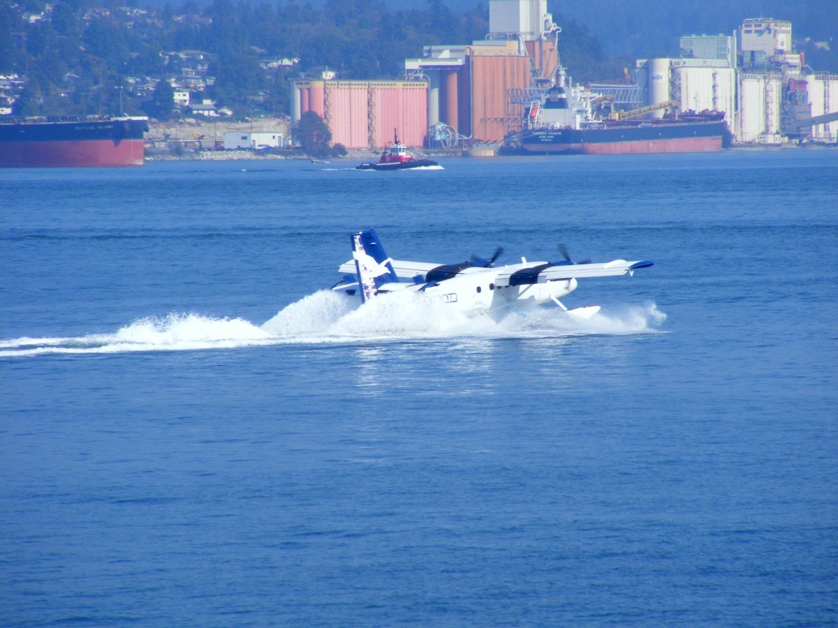 De Havilland DHC-6 Twin Otter C-GQKN beim groen ``Platsch´´ in Vancouver (CXH) 13.9.2013