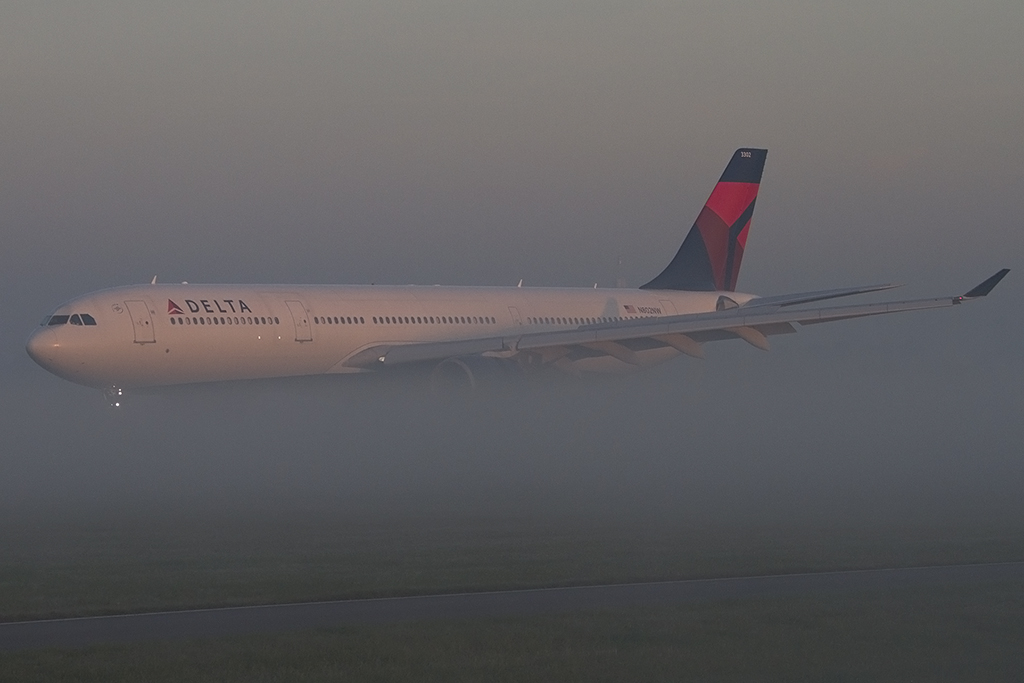 Delta Airlines, N802NW, Airbus, A330-323X, 07.10.2013, AMS, Amsterdam, Netherlands 




