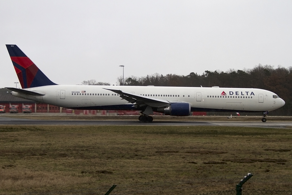 Delta Airlines, N834MH, Boeing, B767-432ER, 08.02.2015, FRA, Frankfurt, Germany 





