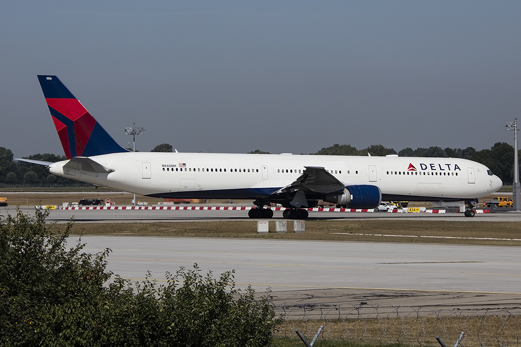Delta Airlines, N840MH, Boeing, B767-432ER, 06.08.2015, MUC, München, Germany 



