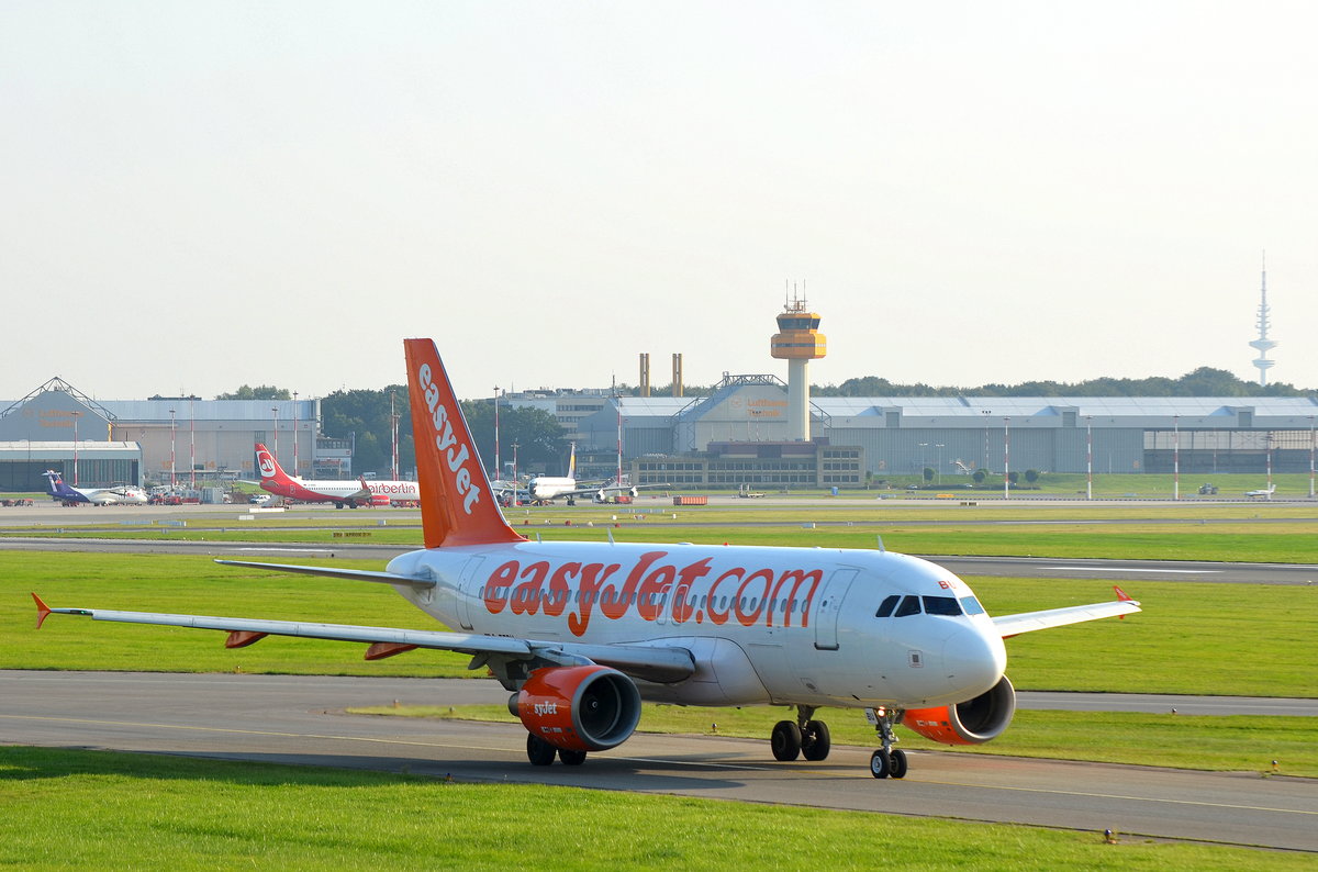 Der Airbus A319 G-EZBU von Easyjet beim rollen zum Start in Hamburg Fuhlsbüttel am 14.09.16