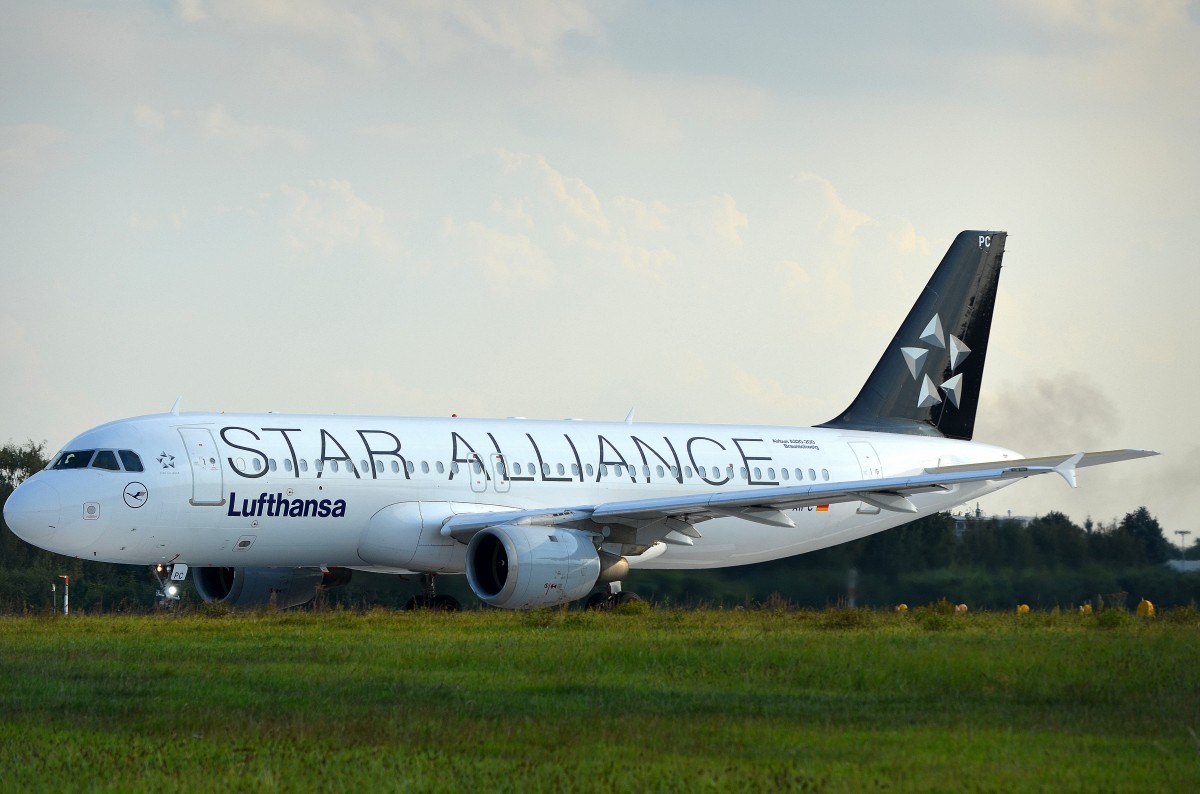 Der Lufthansa Airbus A320-200 D-AIPC Braunschweig beim Start in Hamburg Fuhlsbüttel am 20.09.14