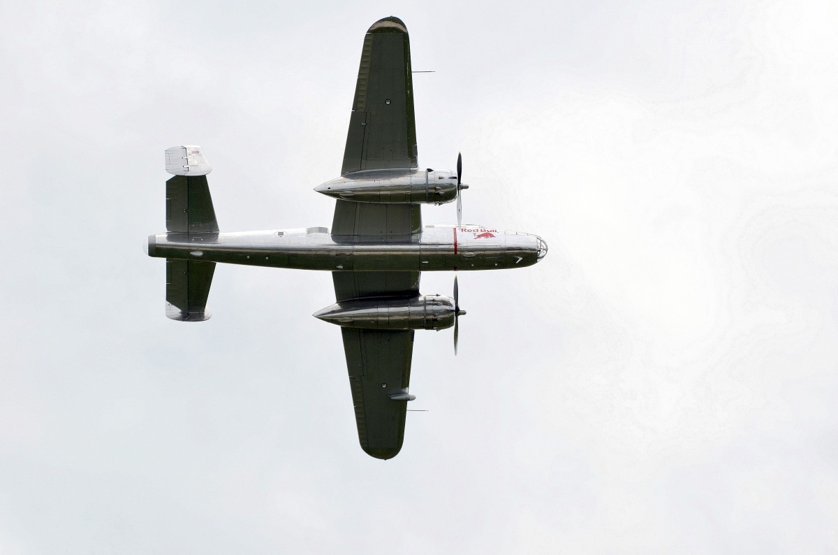 Die B-25 Mitchell N6123C der Flying Bulls auf der ILA 2014 am 24.05.14