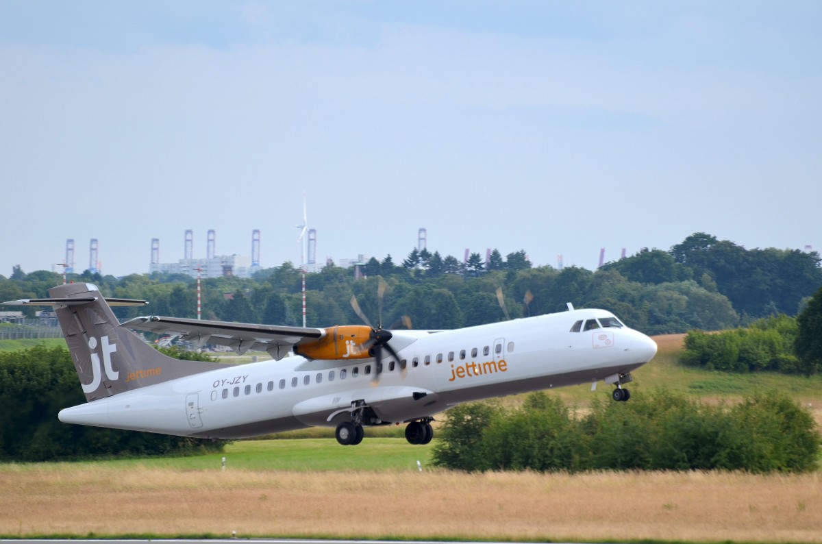 Die jettime ATR 72-500 OY-JZY beim Start in Hamburg Fuhlsbüttel am 29.06.14