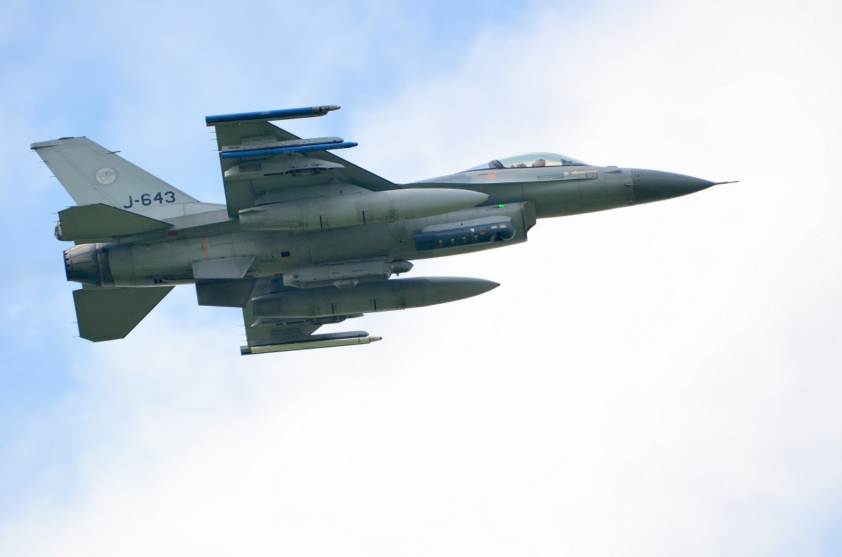 Die Niederländische F-16 J-643 nach dem Start in Jagel am 19.05.14