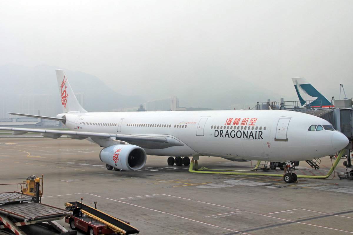 Dragonair, B-HLB, Airbus A330-342, msn: 083, 14.April 2014, HKG Hong Kong.