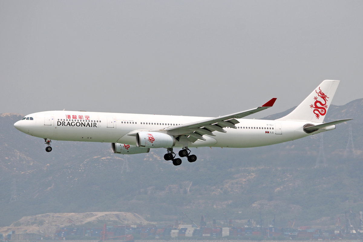 Dragonair, B-HLI, Airbus A330-341, msn: 155, 18.April 2014, HKG Hong Kong.