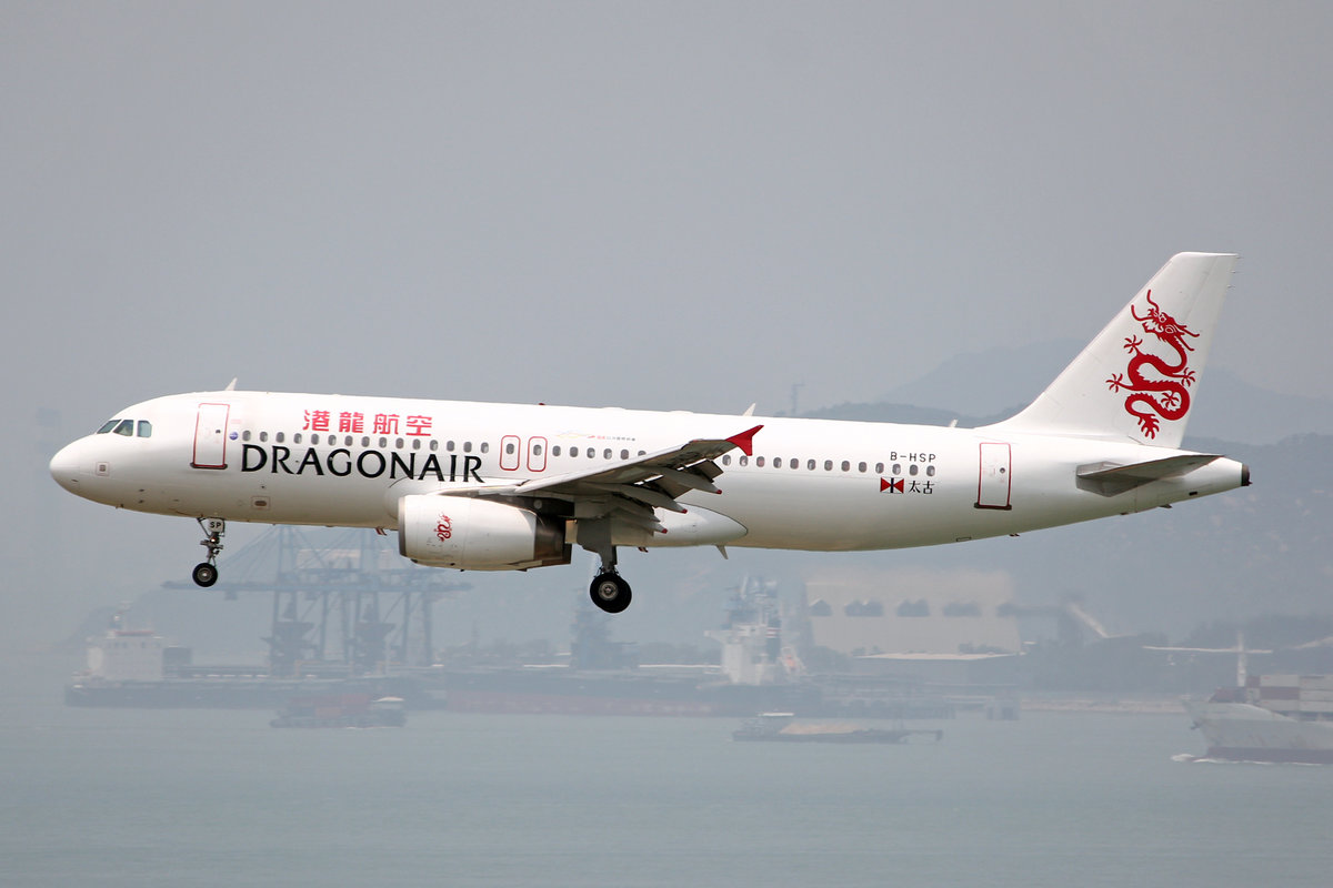 Dragonair, B-HSP, Airbus A320-232, msn: 4247, 18.April 2014, HKG Hong Kong.