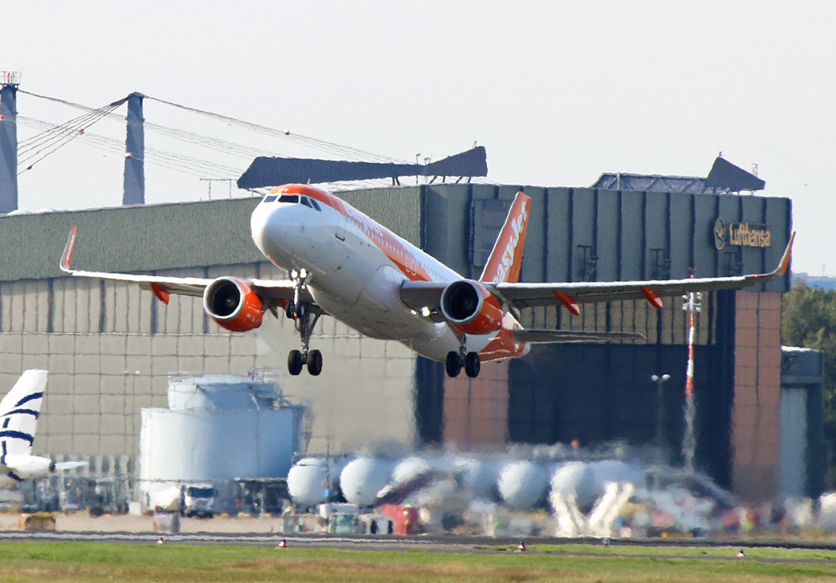 Easyjet Europe, Airbus A 320-214, OE-IJV, TXL, 06.10.2019