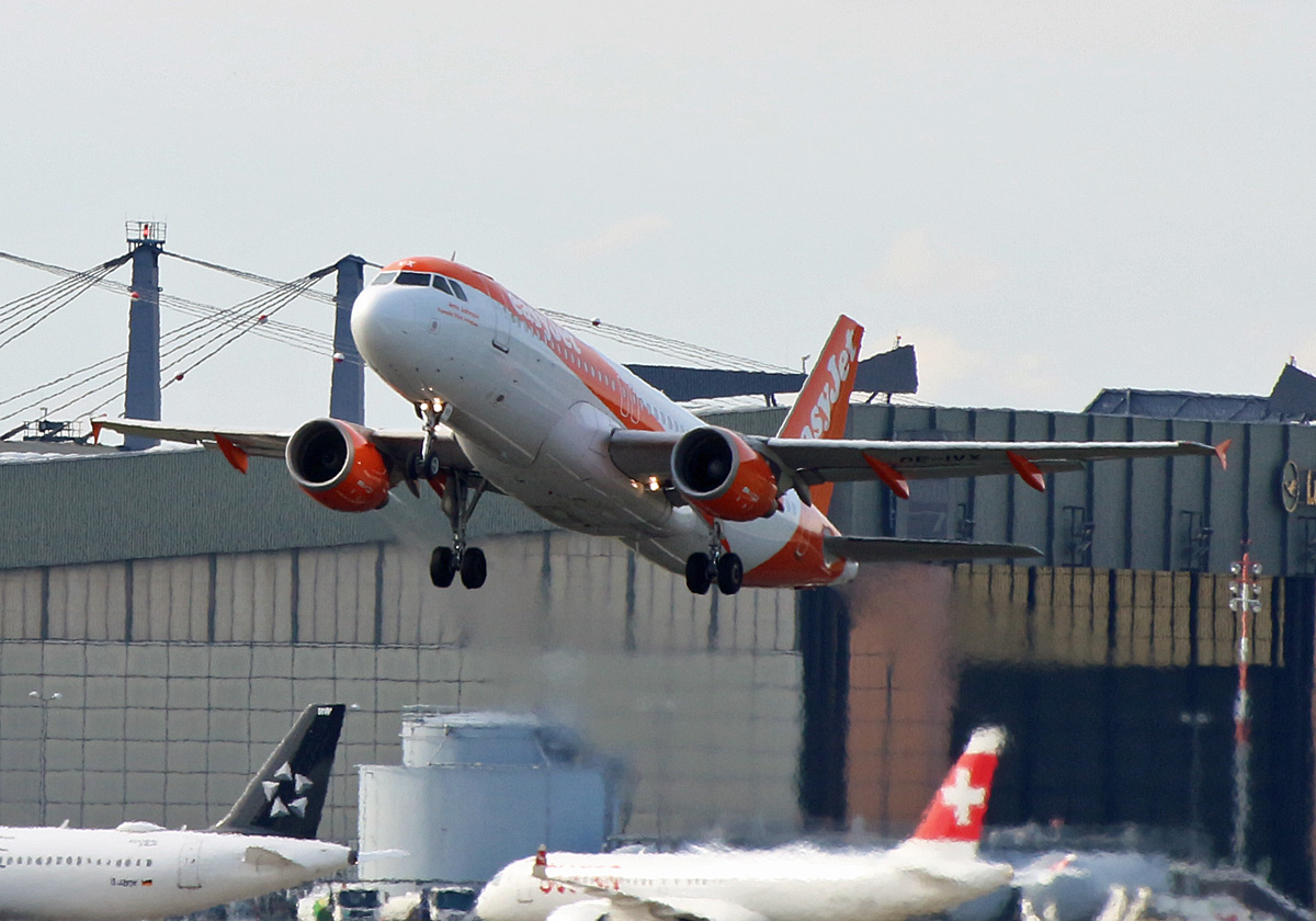 Easyjet Europe, Airbus A 320-214, OE-IVX, TXL, 06.10.2019