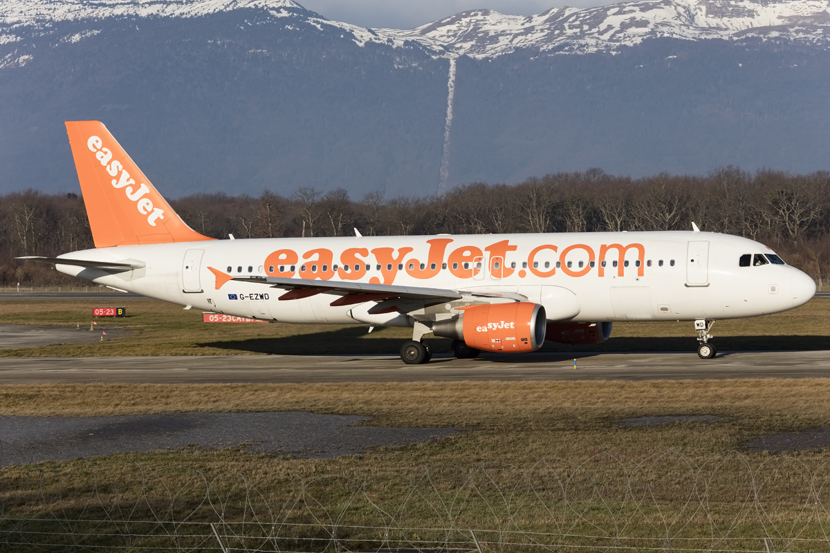 EasyJet, G-EZWD, Airbus, A320-214, 30.01.2016, GVA, Geneve, Switzerland



