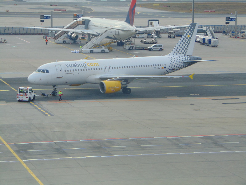 EC-HQJ / Airbus A320-214 / Vueling / 07.02.2017 / Frankfurt International Airport (FRA/EDDF)