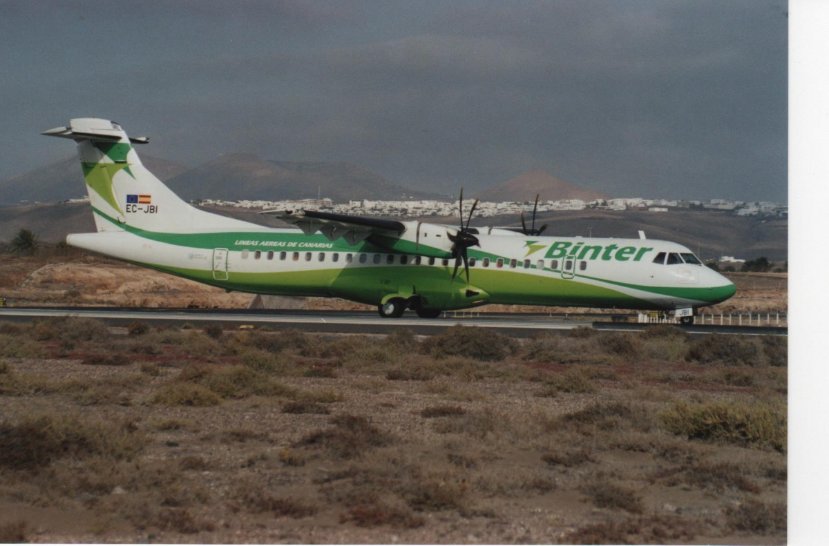 EC-JBI, ATR 72, MSN: 713, Binter Canarias, Arrecife Lanzarote Airport, 23/09/2007.
