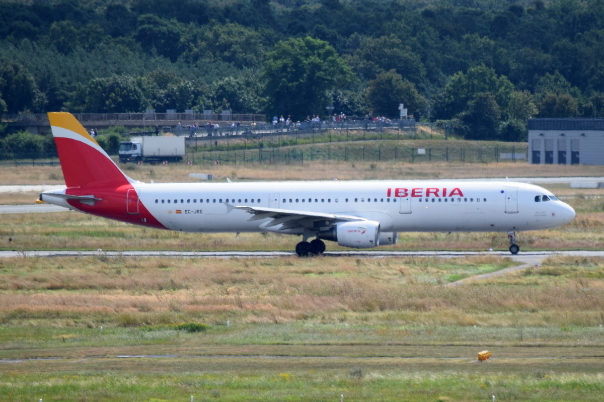 EC-JRE Iberia Airbus A321-212  zum Start in Frankfurt am 01.08.2016