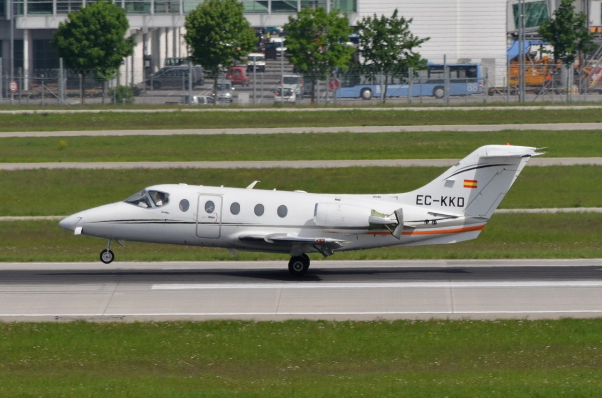 EC-KKD Gestair Beechcraft 400A BeechJet  bei der Landung in München  12.05.2015
