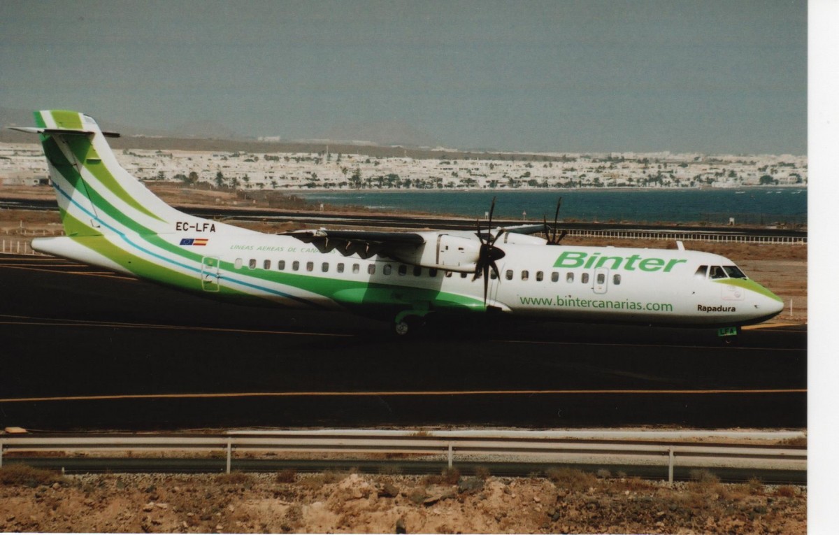 EC-LFA, ATR 72, MSN: 902, Binter Canarias, Arrecife Lanzarote Airport, 27/09/2010.