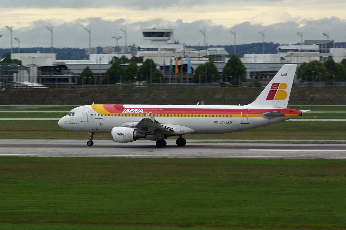 EC-LKG Iberia Airbus A320-214      15.09.2013

Flughafen Mnchen