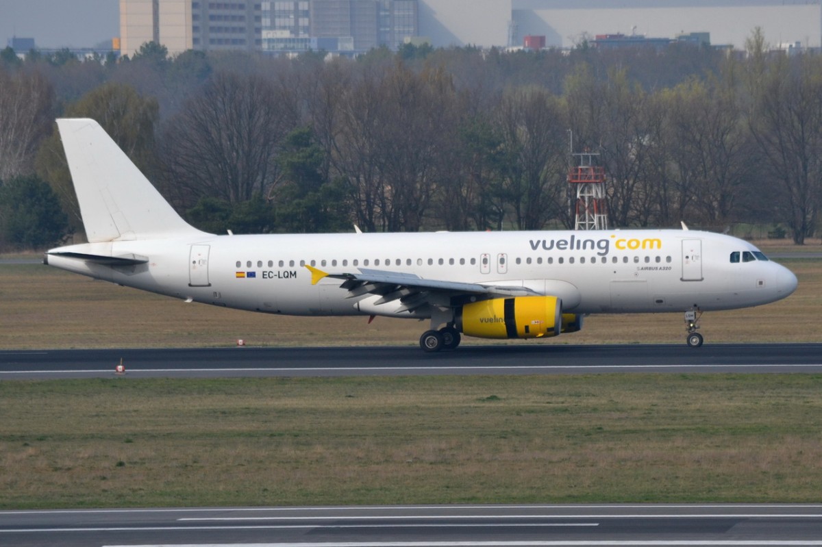 EC-LQM Vueling Airbus A320-232   am 03.04.2014 in Tegel gelandet