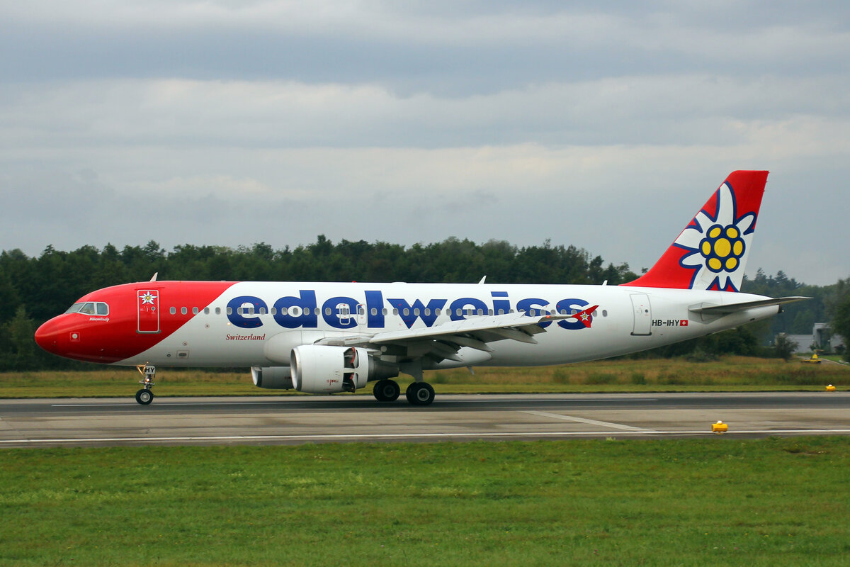 Edelweiss Air, HB-IHY, Airbus A320-214, msn: 947,  Blüemlisalp , 26.September 2021, ZRH Zürich, Switzerland.