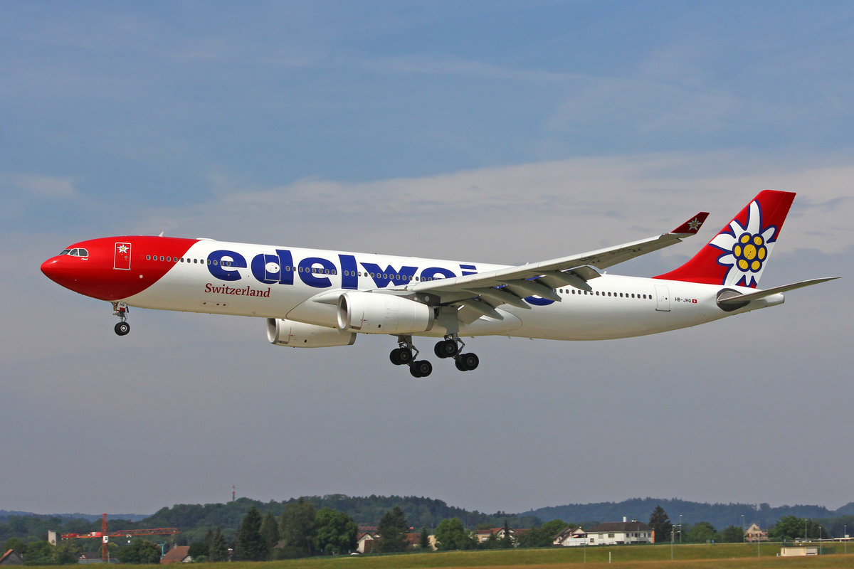 Edelweiss Air, HB-JHQ, Airbus A330-343X, msn: 1193,  Chamsin , 15.Juni 2018, ZRH Zürich, Switzerland.